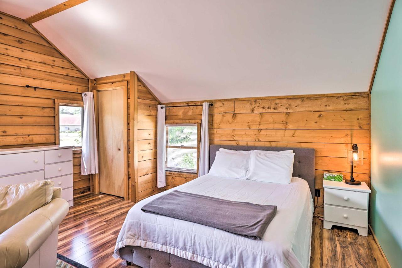 Quaint Studio With Shared Beach Walk To Suttons Bay Exterior photo